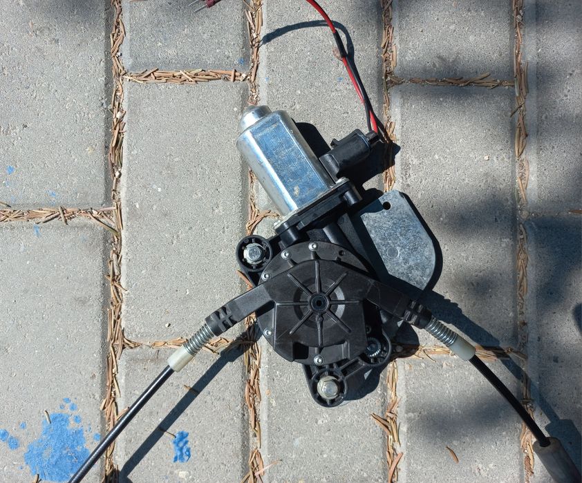 Стъклоповдигачи за Рено Меган Сценик сценик
Renault Megane Sc