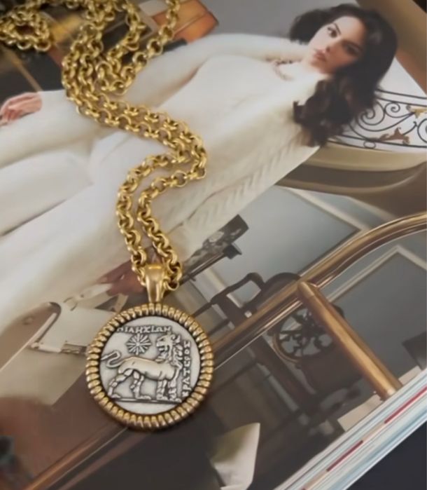 Колье, ожерье, цепь с кулоном