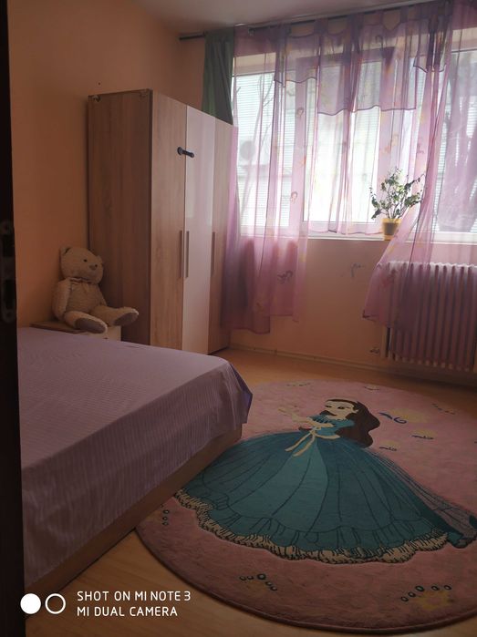 Închiriez Apartament 3 camere