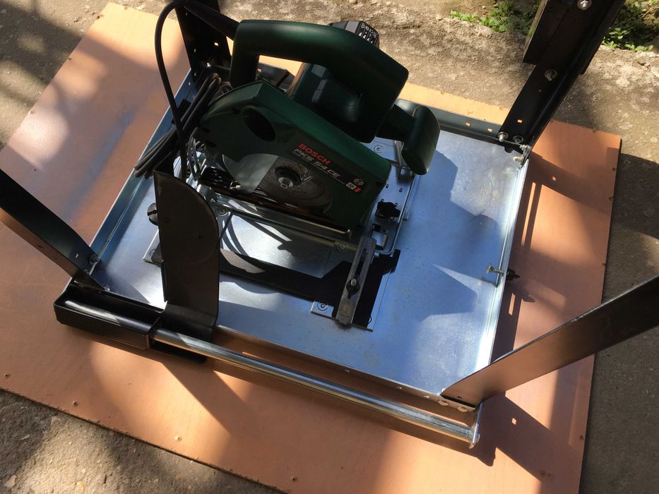 настолен циркуляр Bosch, със стойка Bosch