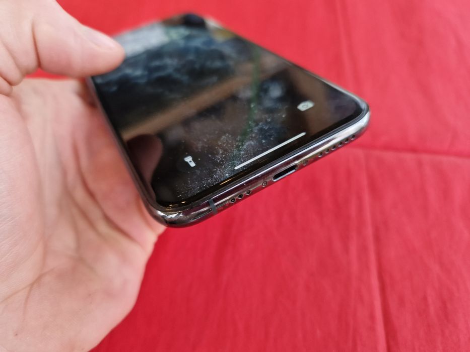 -Iphone 11Pro, 64Gb, 4Ram, Black bat: 100% stare foarte buna poze real