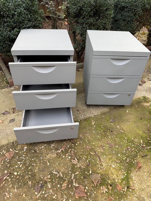 Rolbox fier  cu cheie  noptiera cu sertare tabla