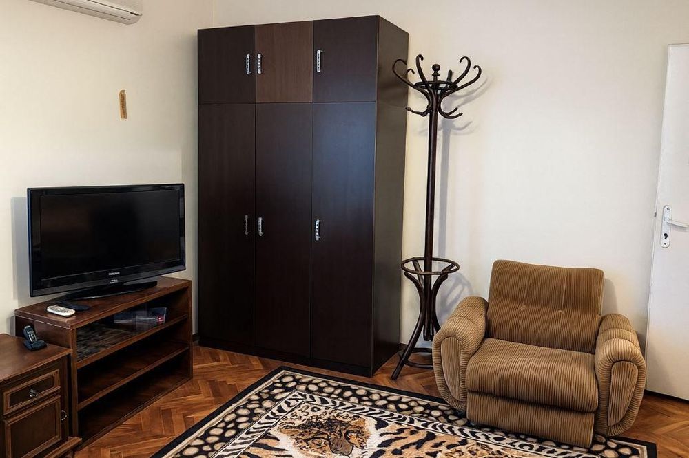 Дава се под наем Тристаен апартамент в Варна, Център - 55 кв.м за 600 € - Снимка #4