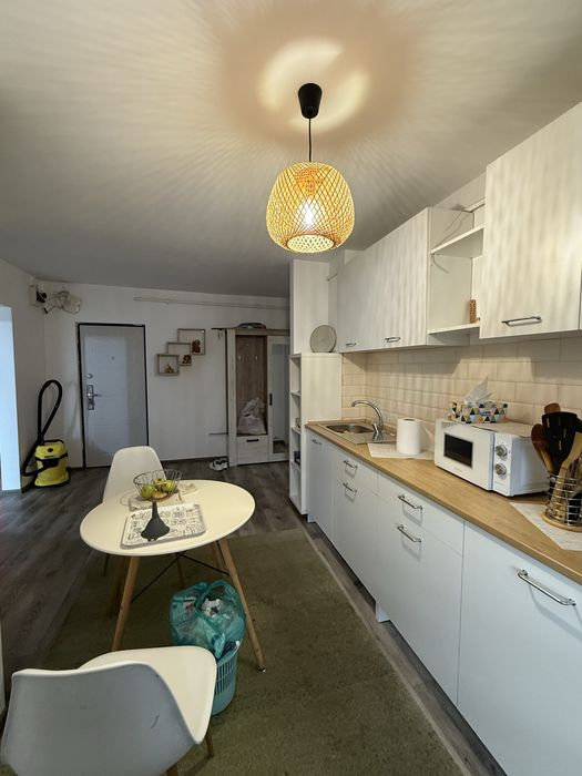 Apartament decomandat 3 camere,1 Mai Craiova