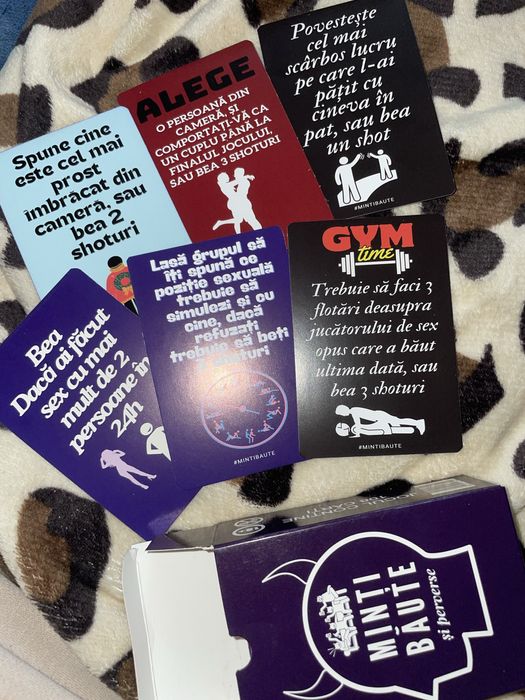 Carti de joc minti baute