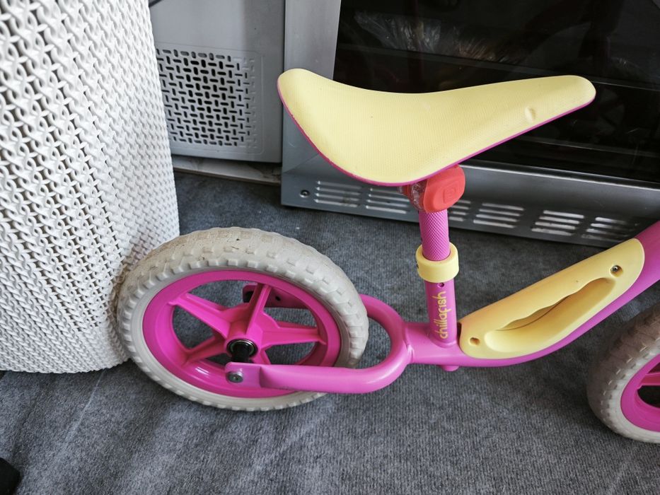 Колело за баланс Chillafish Charlie pink