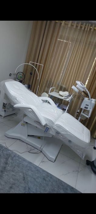 Кушетка белая удобная