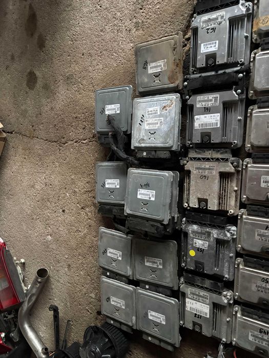 Компютър еку ecu електронен блок двигател Пасат Б6 2.0тди 140кс BKP