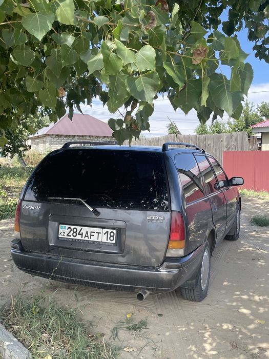 Nissan avenir.