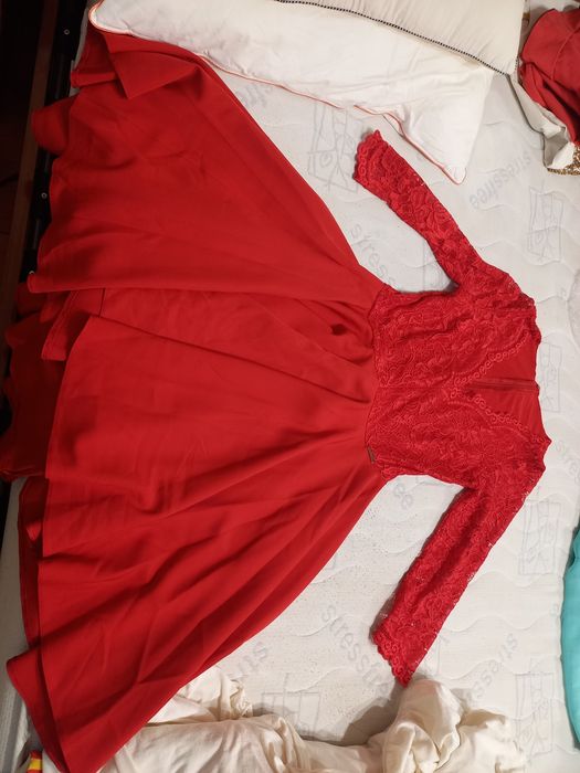 Червена елегантна рокля Escuara