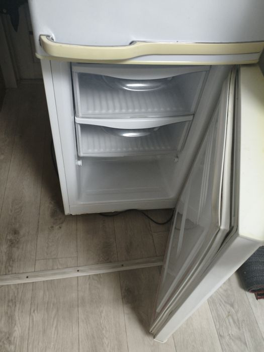 Холодильник  Samsung