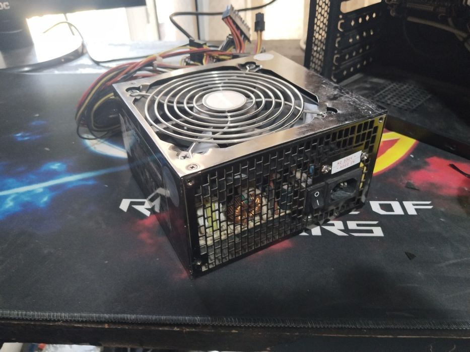 Блок питания Huntkey 650W