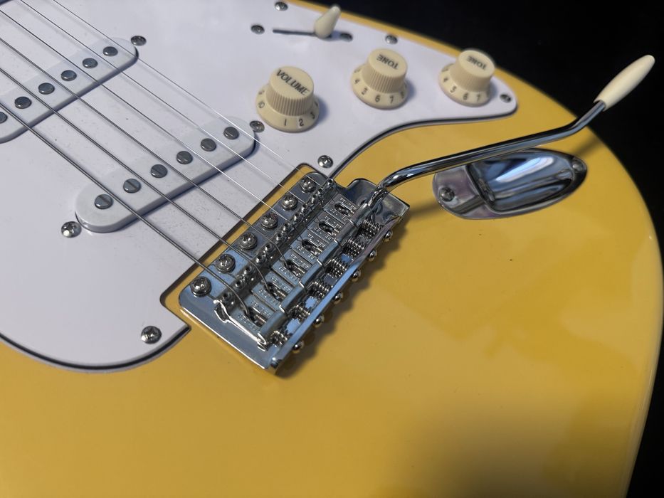 Китара с Куфар-Fender Yngwie Malmsteen Strat Copy Model