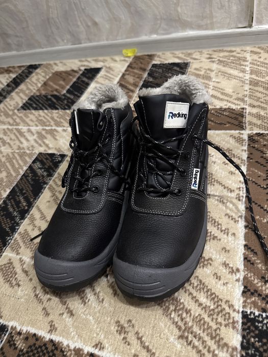 продаются обуви зимние