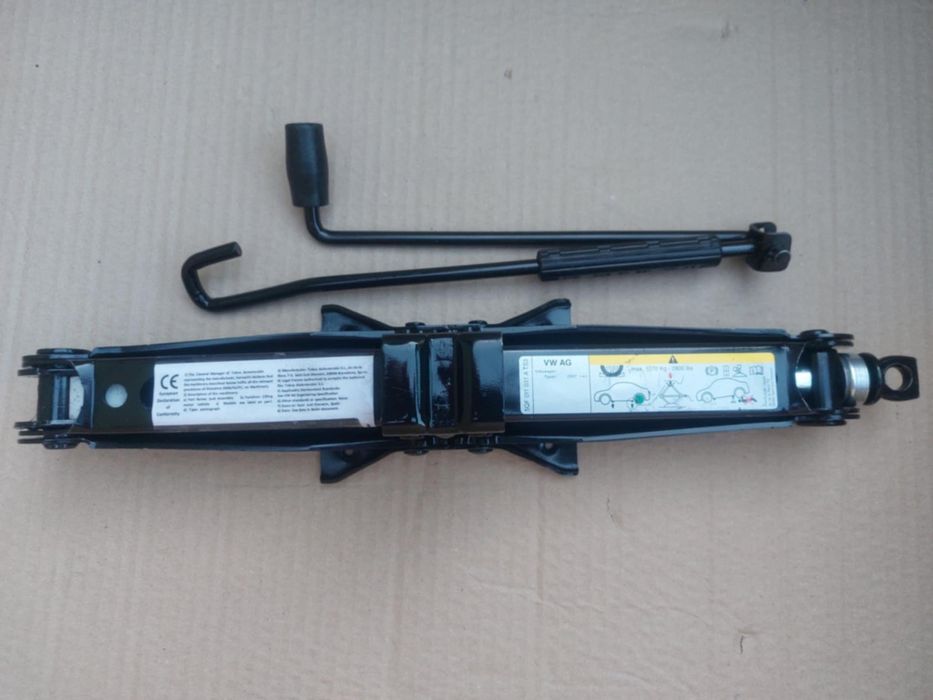 Продавам оригинални нови крикове за всички марки и модели автомобилиза