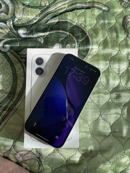 iPhone 16  на 128гб