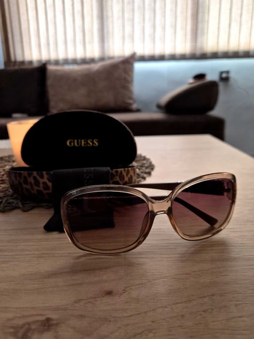Дамски слънчеви очила Guess