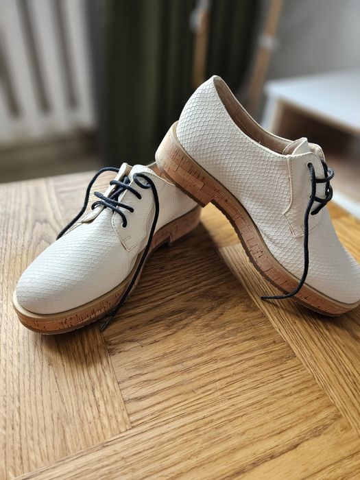 Ботинки фирмы charles&keith