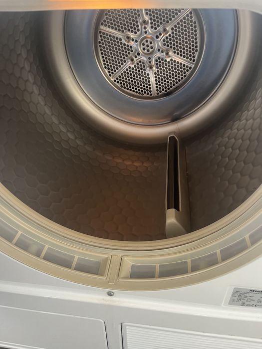 Професионална сушилня  MIELE PT5135C