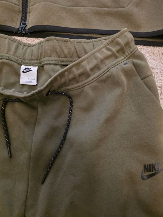 Оригинални Nike tech L,два броя