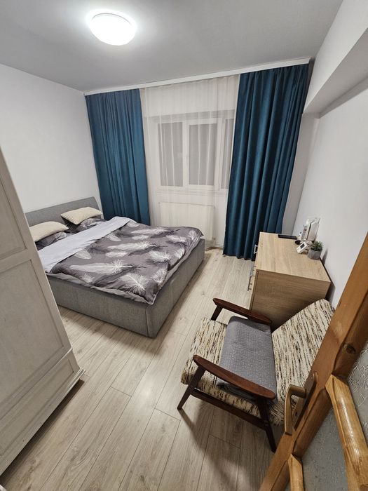 Inchiriez apartament 2 camere decomandat