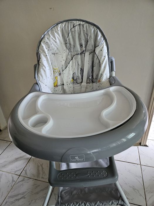 .Стол за хранене Lorelli. Подвижна табла, Може да се пере.