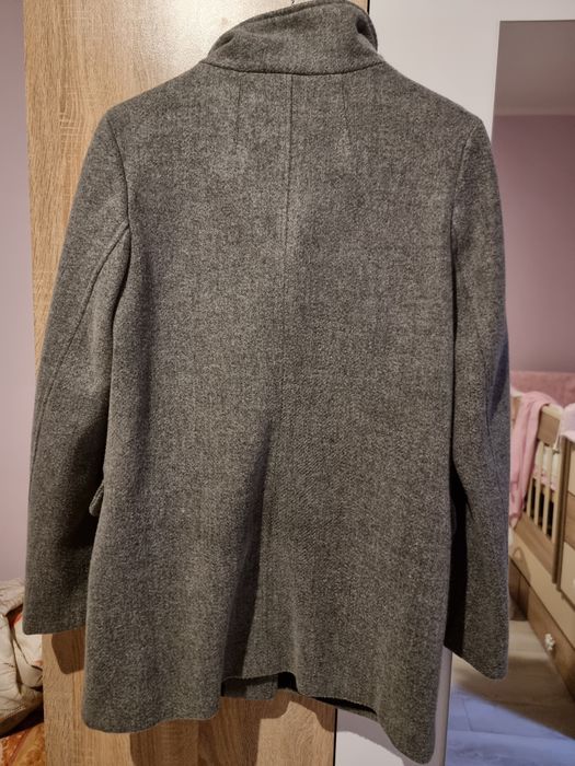 Сиво палто Bershka