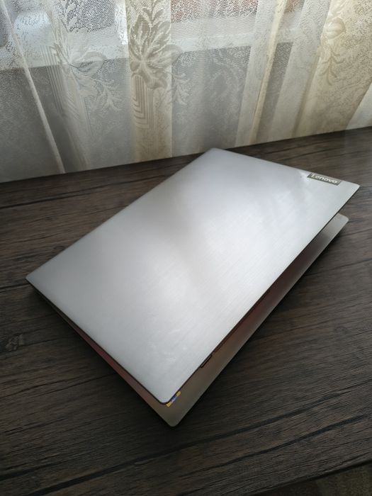 Laptop Lenovo IdeaPad in stare foarte buna