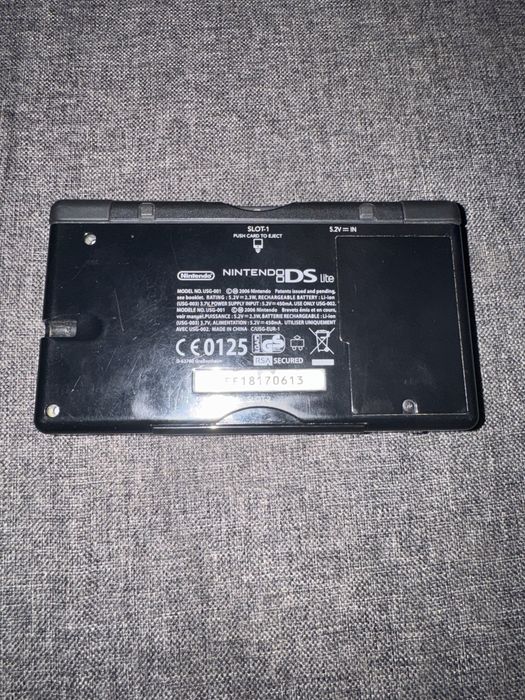 Nintendo DS Lite+joc Pokemon Heartgold(nu are salvare noua)