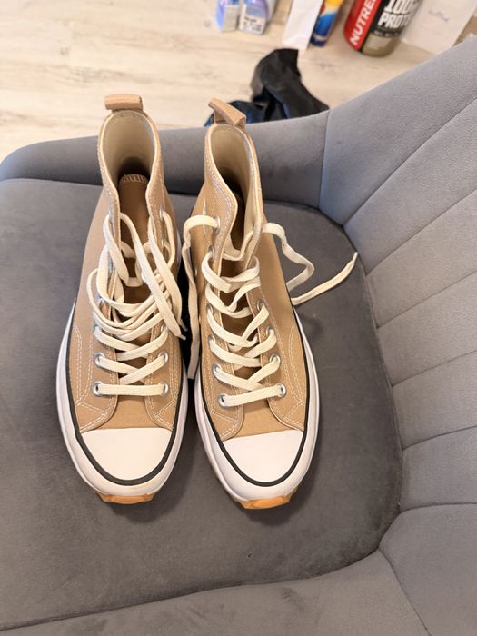 Converse run star hike