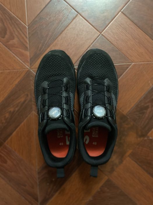 Himoyalangan, asosan qurilish ishlari uchun “STRAUSS.WORKS” poyabzali