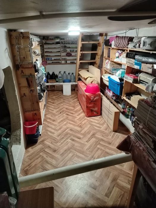 продам 3/1/5 своя, во дворе с магнитом