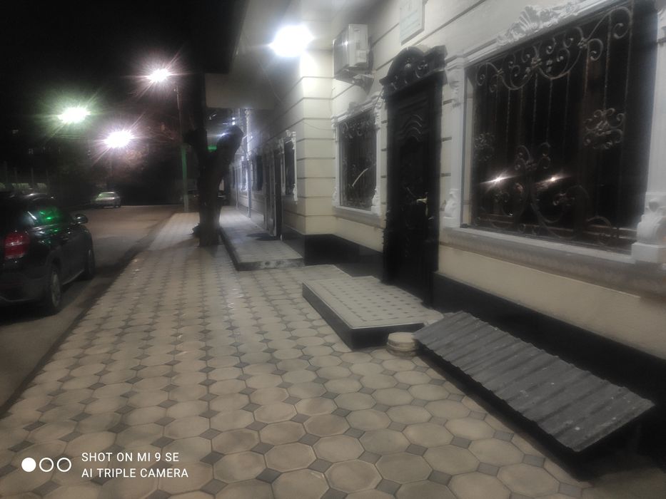 АРЕНДА помещение под офис. От метро Хамза(Навза) 70-80 метров.