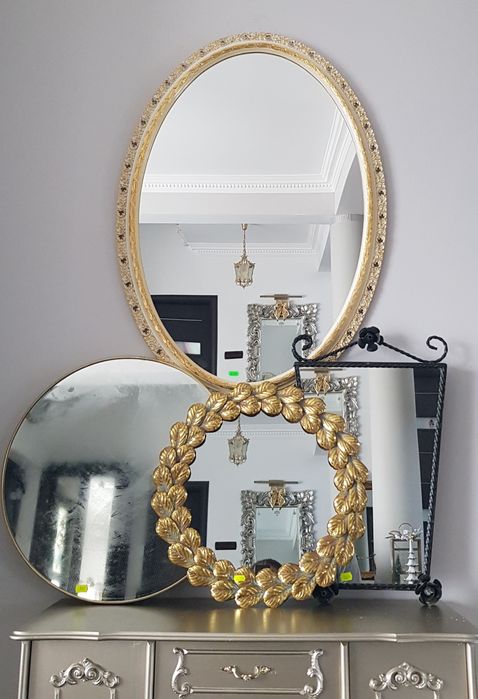 Oglindă veche model deosebit