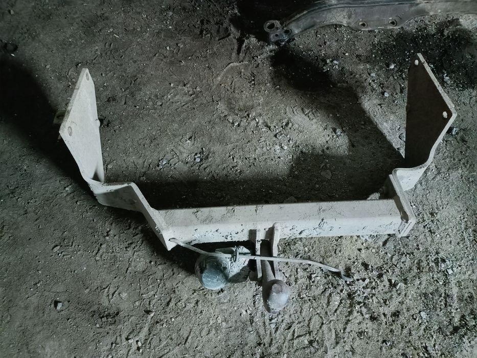 Фаркоп на делика булка