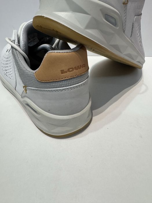 Обувки LOWA GORE-TEX .Номер 44.5