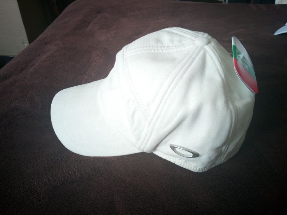 Зимни шапки с уши и козирка на автомобилни марки！