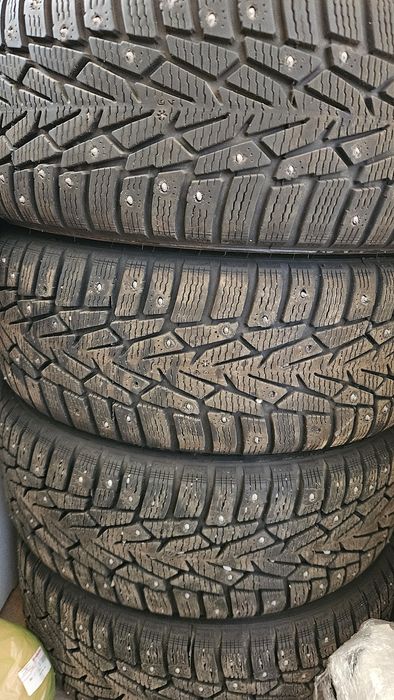 Продам комплект шин с дисками