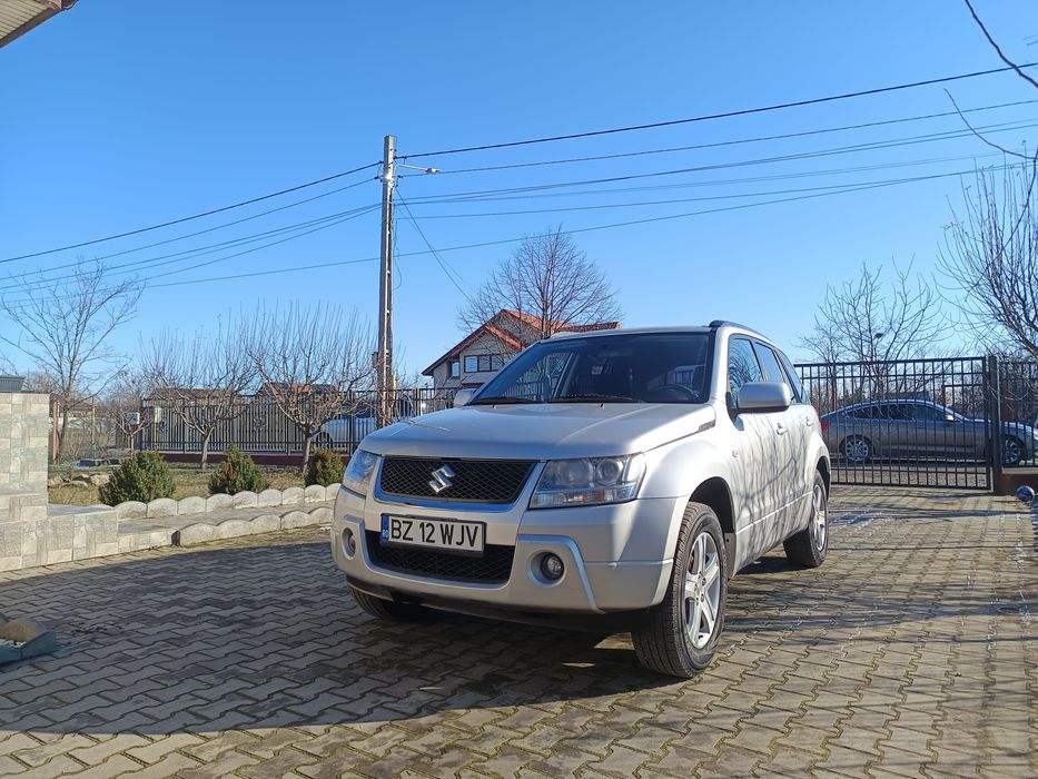 Vând Suzuki Grand Vitara 2.0 benzina an 2006