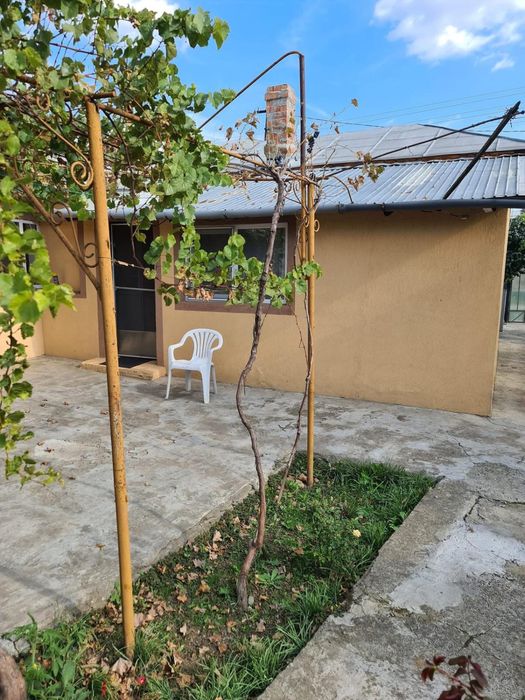 Casa de vanzare in comuna Garbovi