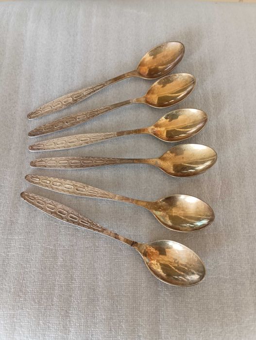 Новые Позолоченные мельхиоровые чайные ложки .