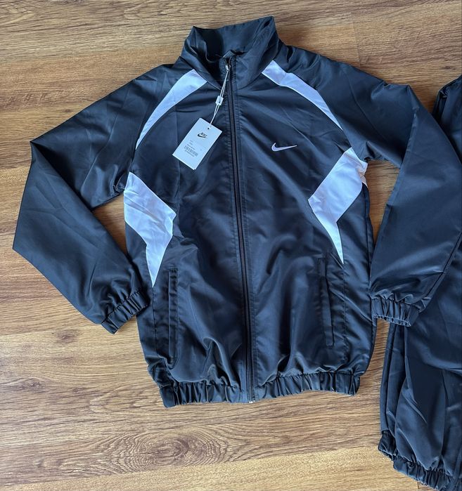 Мъжки,шушлеков,черен екип Nike с голямо лого на гърба