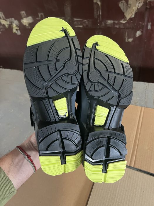 Vand sandale protectie Uvex marimea 39