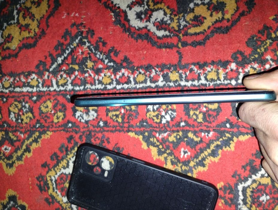 Poco x5 5g qirchilgan joyi yoq