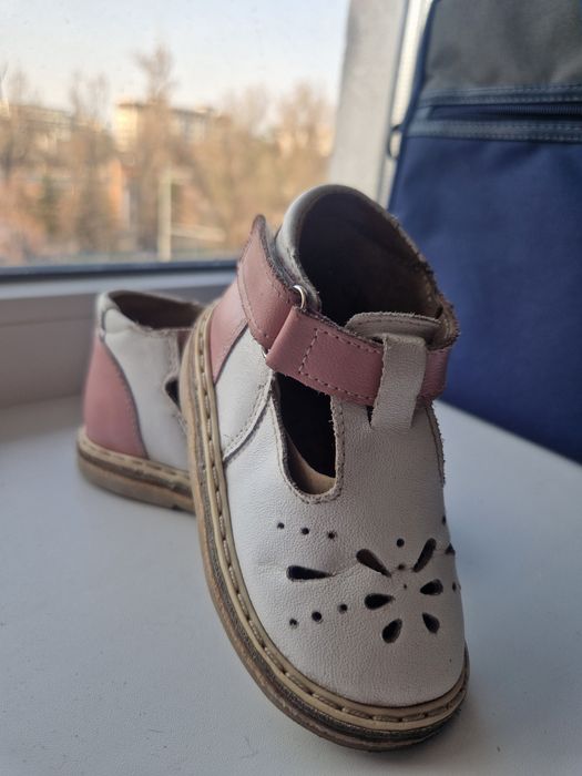 Продам детские сандали, ботинки 19, 22, 23, 24