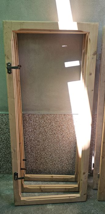 Vând Geamuri / Ferestre duble și simple din lemn (NOI)