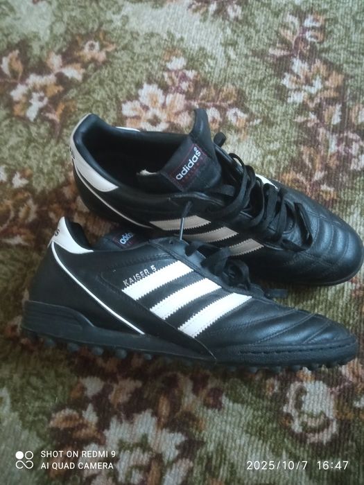 Продавам маратонки Адидас