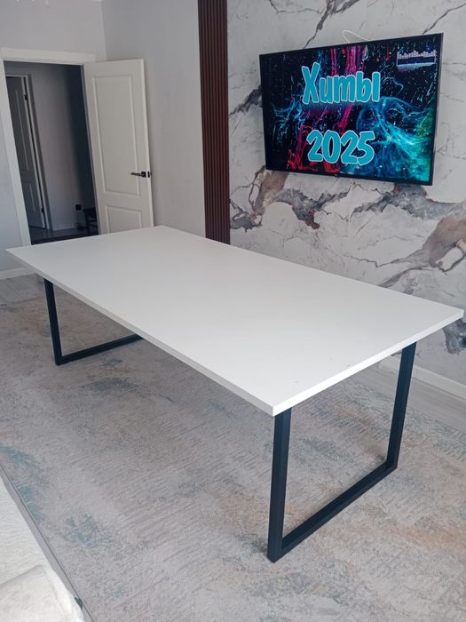 Продам стол для гостинной