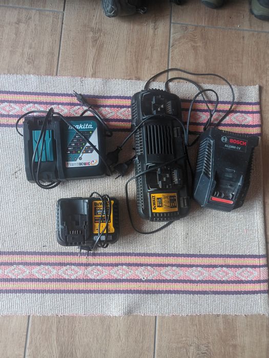 Incarcator makita dewalt milwaukee