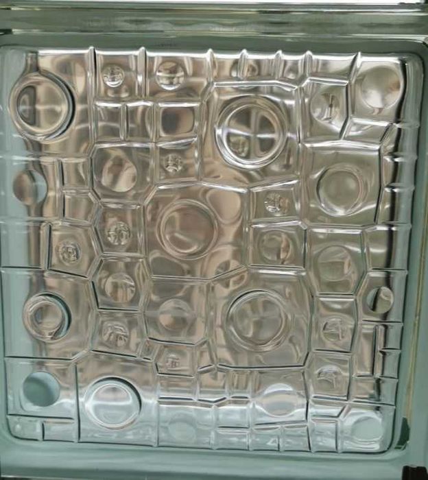 Стъклени тухли за повече светлина